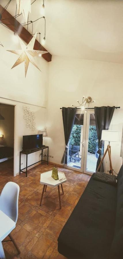 Le Jardin Des Alpilles Villa Eyguières Buitenkant foto